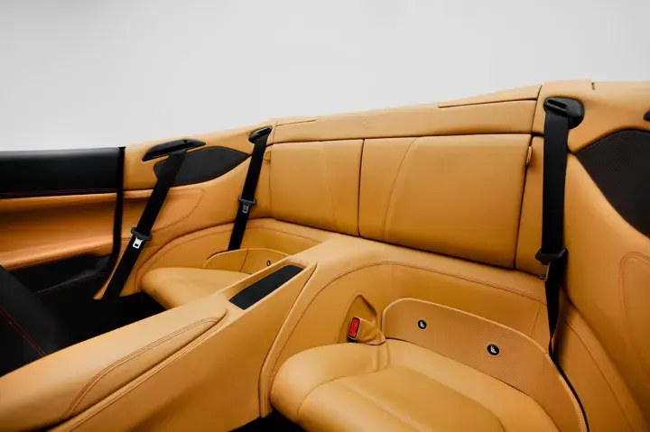 https://driveme-uae-kings.s3.me-central-1.amazonaws.com/media/images/vehicles/kings-uae-vehicle-c58f25e4-2409-4e0a-8d73-4b15094092ef_preview.webp