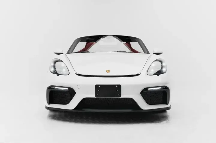 https://driveme-uae-kings.s3.me-central-1.amazonaws.com/media/images/vehicles/kings-uae-vehicle-c596f65f-9c21-4261-90b0-5b8b3e5f3753_preview.webp