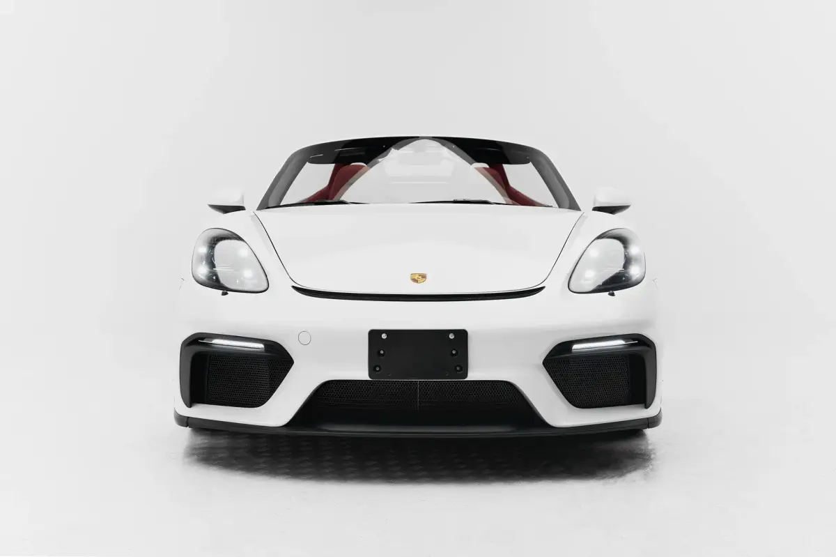 https://driveme-uae-kings.s3.me-central-1.amazonaws.com/media/images/vehicles/kings-uae-vehicle-c596f65f-9c21-4261-90b0-5b8b3e5f3753.webp