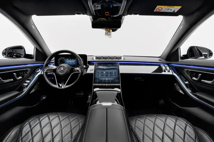 https://driveme-uae-kings.s3.me-central-1.amazonaws.com/media/images/vehicles/kings-uae-vehicle-ccc921b8-06e1-48a6-905e-a18ffc45d4ff_preview.webp