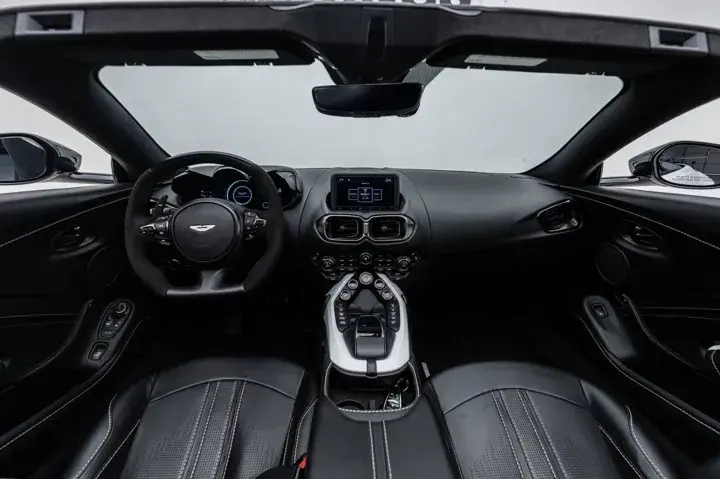 https://driveme-uae-kings.s3.me-central-1.amazonaws.com/media/images/vehicles/kings-uae-vehicle-d7eb2c14-b1f0-4f7a-8563-85e404cfa8c8_preview.webp