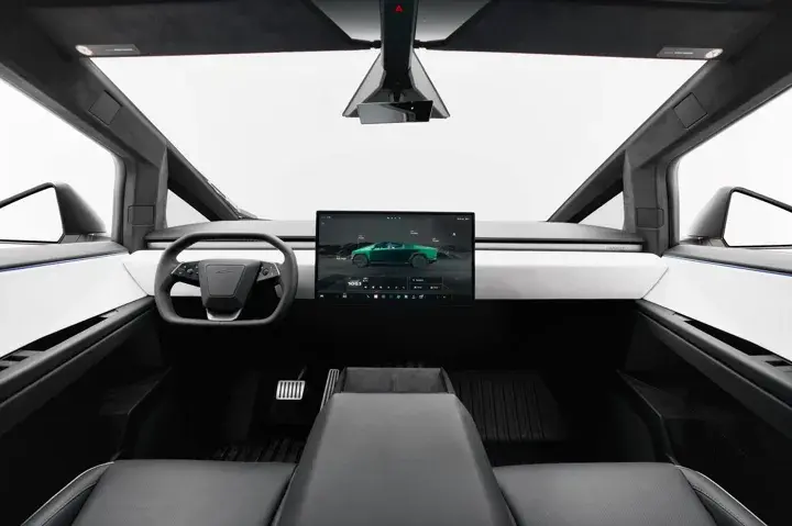 https://driveme-uae-kings.s3.me-central-1.amazonaws.com/media/images/vehicles/kings-uae-vehicle-de836fac-4a4d-42cf-b694-7a3672a55b02_preview.webp