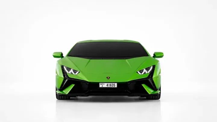 https://driveme-uae-kings.s3.me-central-1.amazonaws.com/media/images/vehicles/kings-uae-vehicle-e6a24cfb-4a95-4caf-9f40-2c629d5e752e_preview.webp