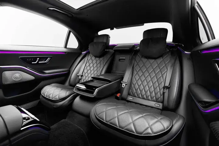 https://driveme-uae-kings.s3.me-central-1.amazonaws.com/media/images/vehicles/kings-uae-vehicle-f19f01c3-d9f5-40e4-950b-bccafd76266e_preview.webp