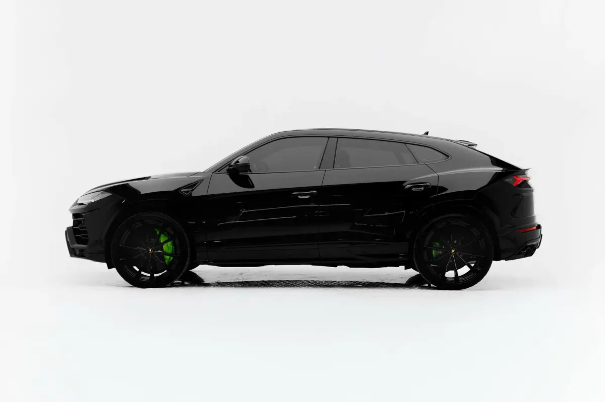 https://driveme-uae-kings.s3.me-central-1.amazonaws.com/media/images/vehicles/kings-uae-vehicle-fa74a3d3-5fc8-4516-9501-8d5b3601d33d.webp