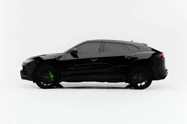 https://driveme-uae-kings.s3.me-central-1.amazonaws.com/media/images/vehicles/kings-uae-vehicle-fa74a3d3-5fc8-4516-9501-8d5b3601d33d_preview.webp