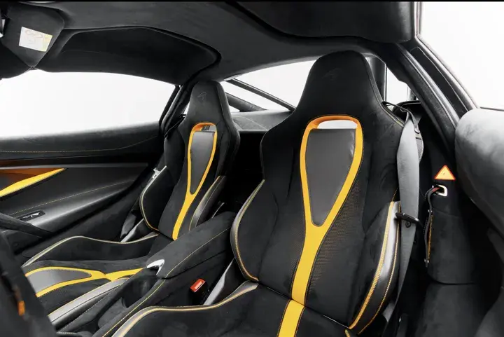 https://driveme-uae-kings.s3.me-central-1.amazonaws.com/media/images/vehicles/kings-uae-vehicle-fe83027e-030a-473f-928b-4cc6db4e923c_preview.webp